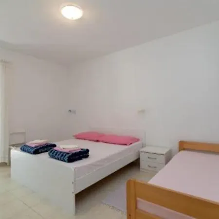 Boguvila - Two-bedroom Basic With Terrace A1 - St Apartman *
