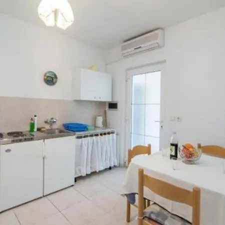 아파트 Boguvila - Two-bedroom Basic With Terrace A1 - St *