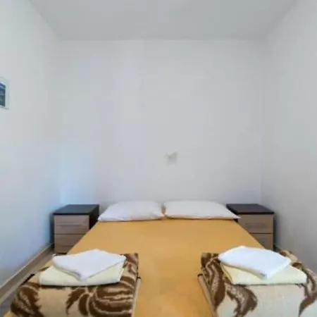 Boguvila - Two-bedroom Basic With Terrace A1 - St * Supetar