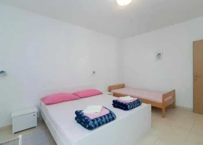 Boguvila - Two-bedroom Basic With Terrace A1 - St Apartman